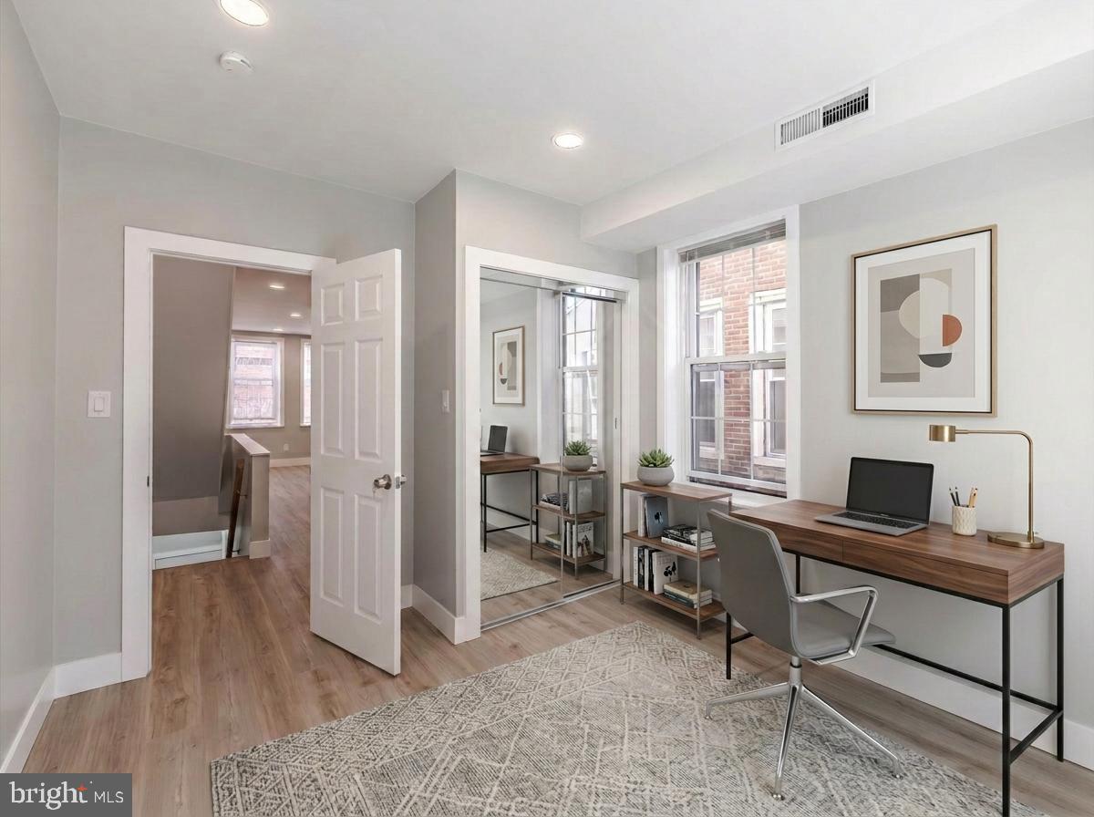 672 N 19TH STREET 2ND FL