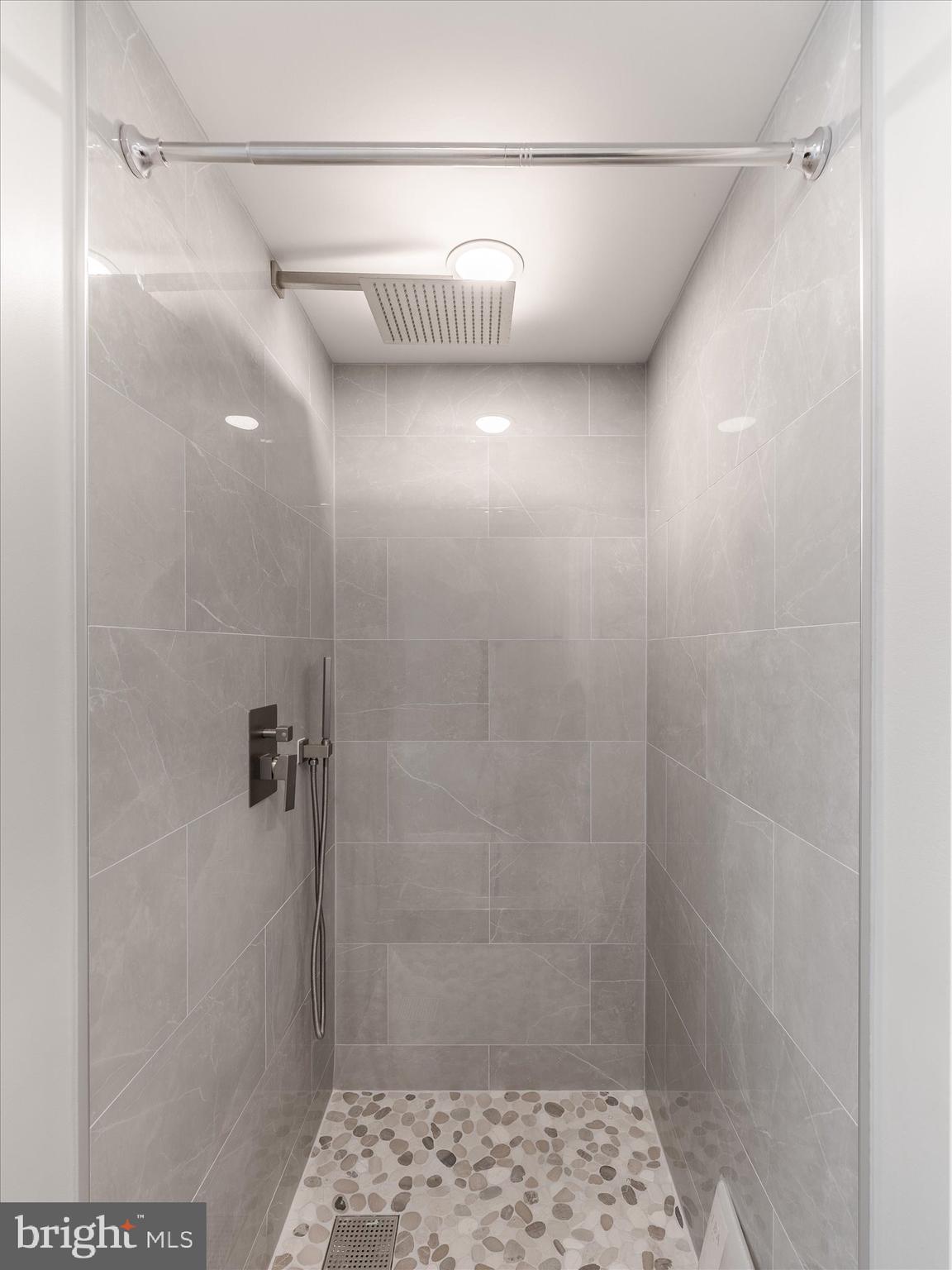 672 N 19TH STREET 2ND FL