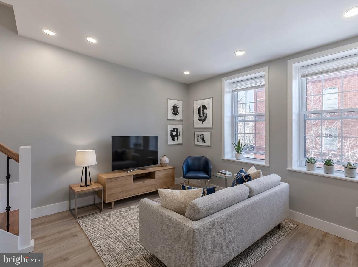 672 N 19TH STREET 2ND FL