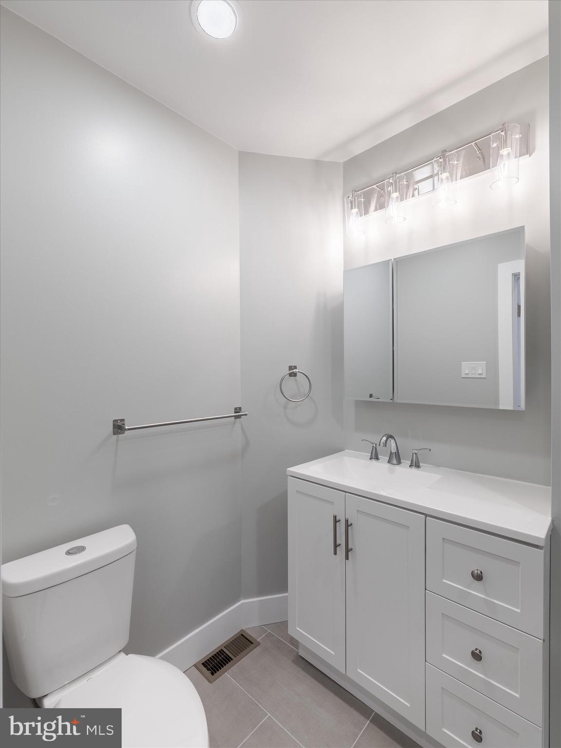 672 N 19TH STREET 2ND FL