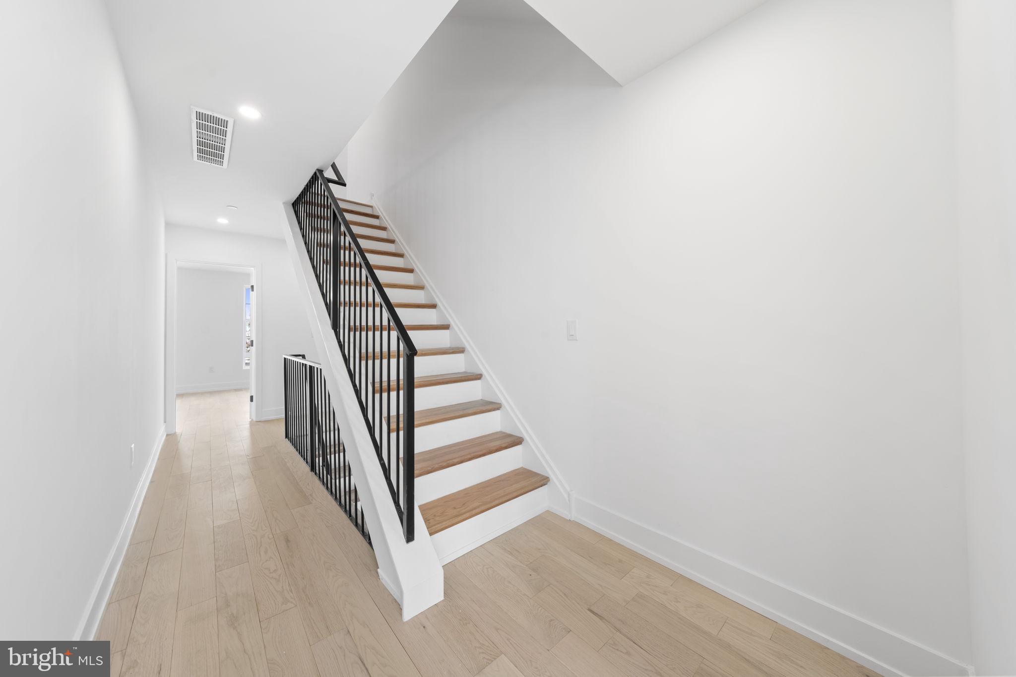 2552 SOMERSET STREET