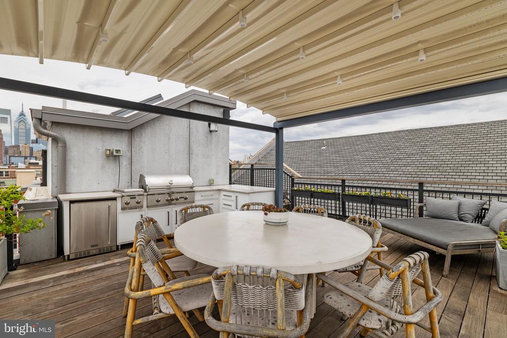 1608 CHRISTIAN STREET