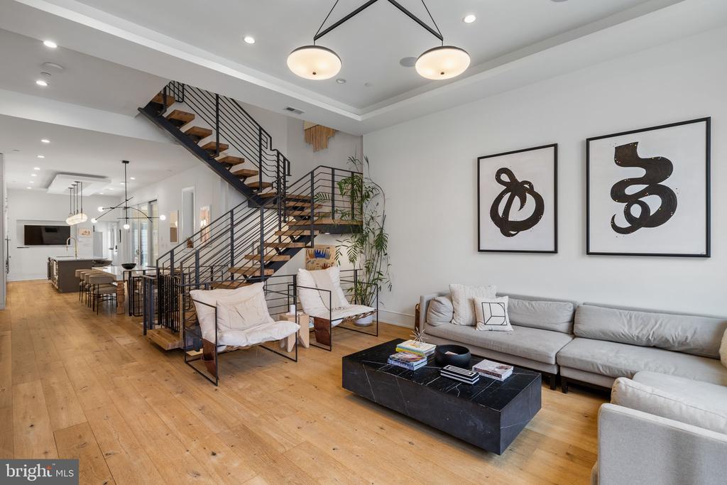 1608 CHRISTIAN STREET
