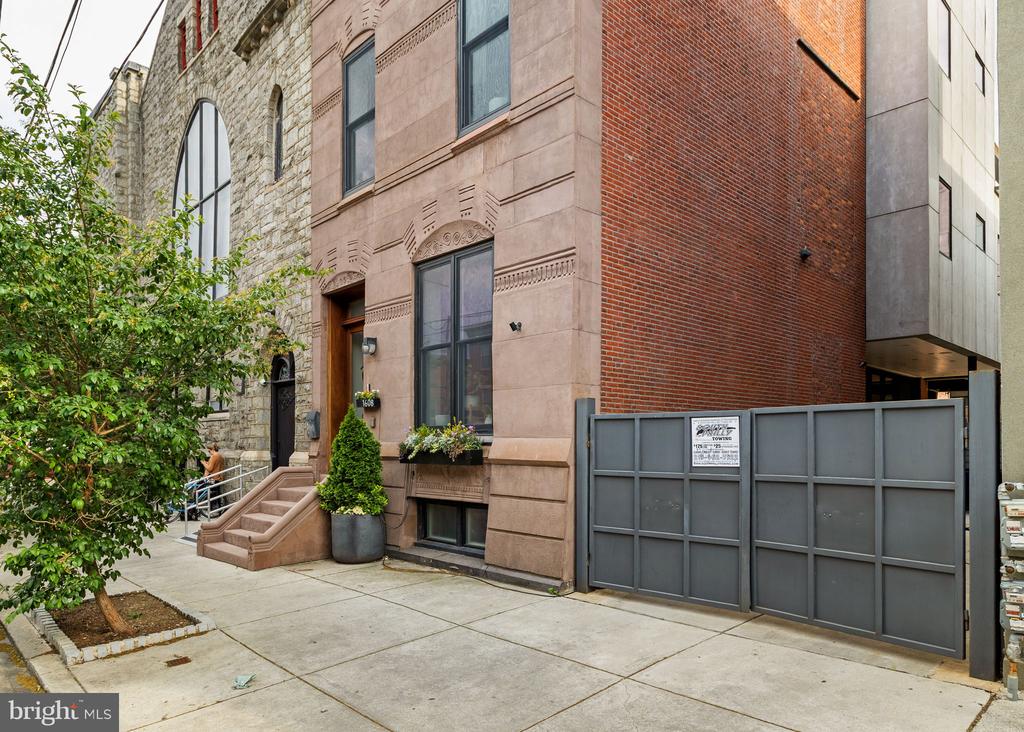 1608 CHRISTIAN STREET