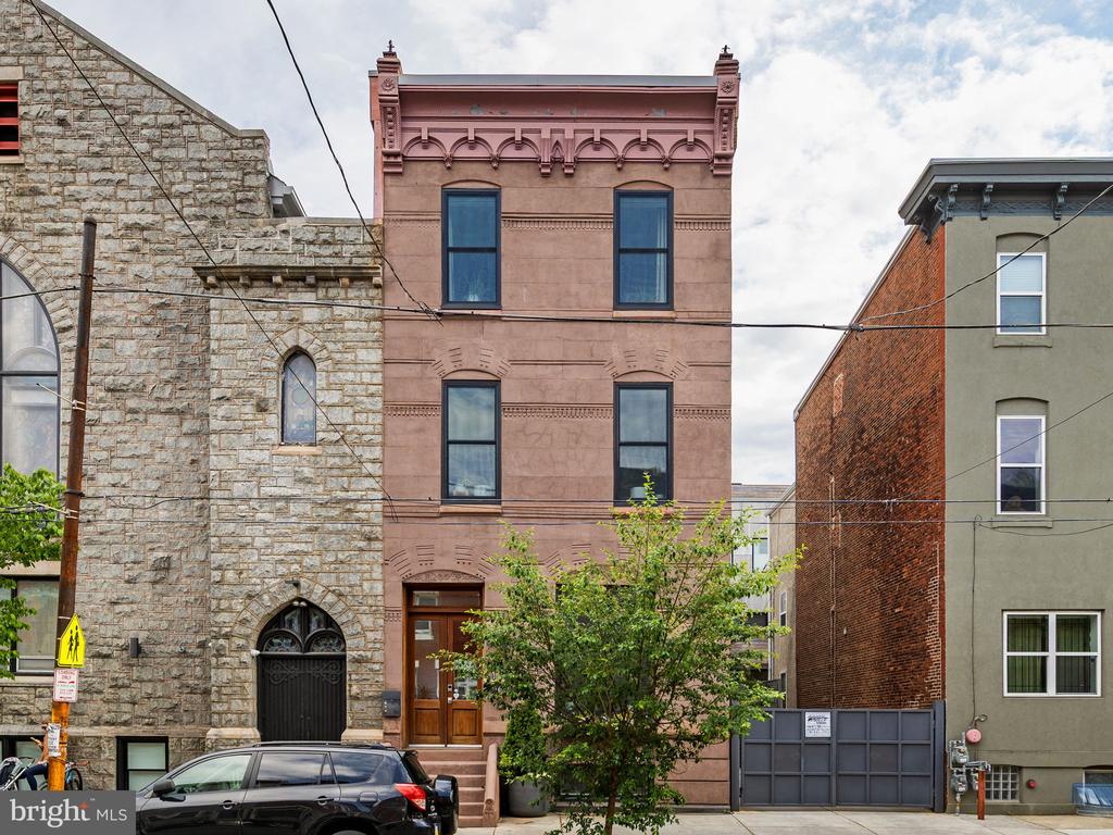 1608 CHRISTIAN STREET