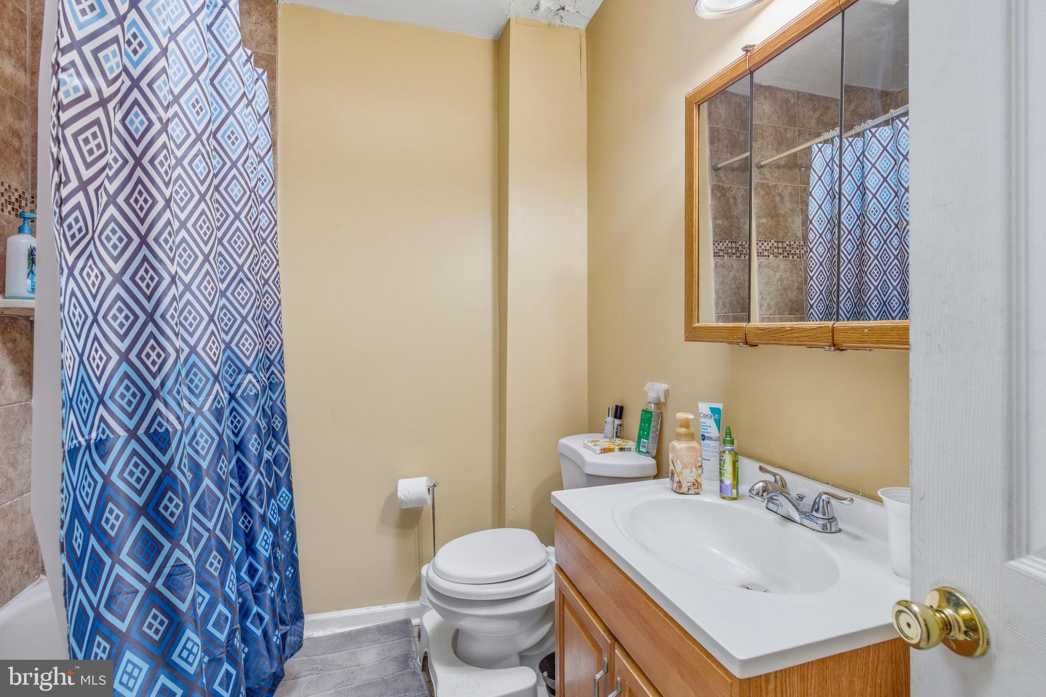 6608 LANSDOWNE AVENUE