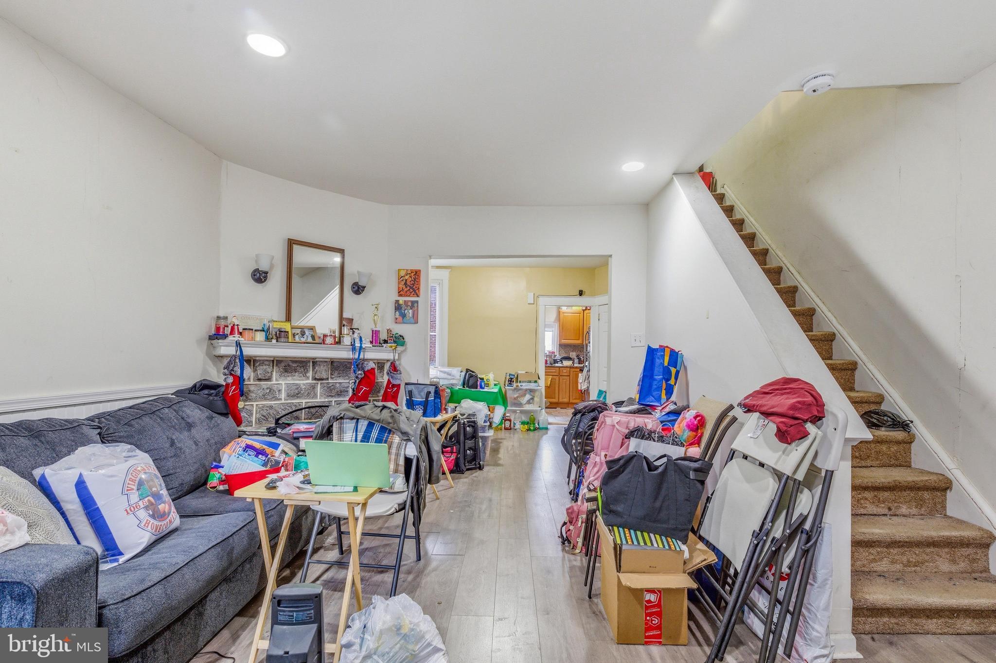 6608 LANSDOWNE AVENUE