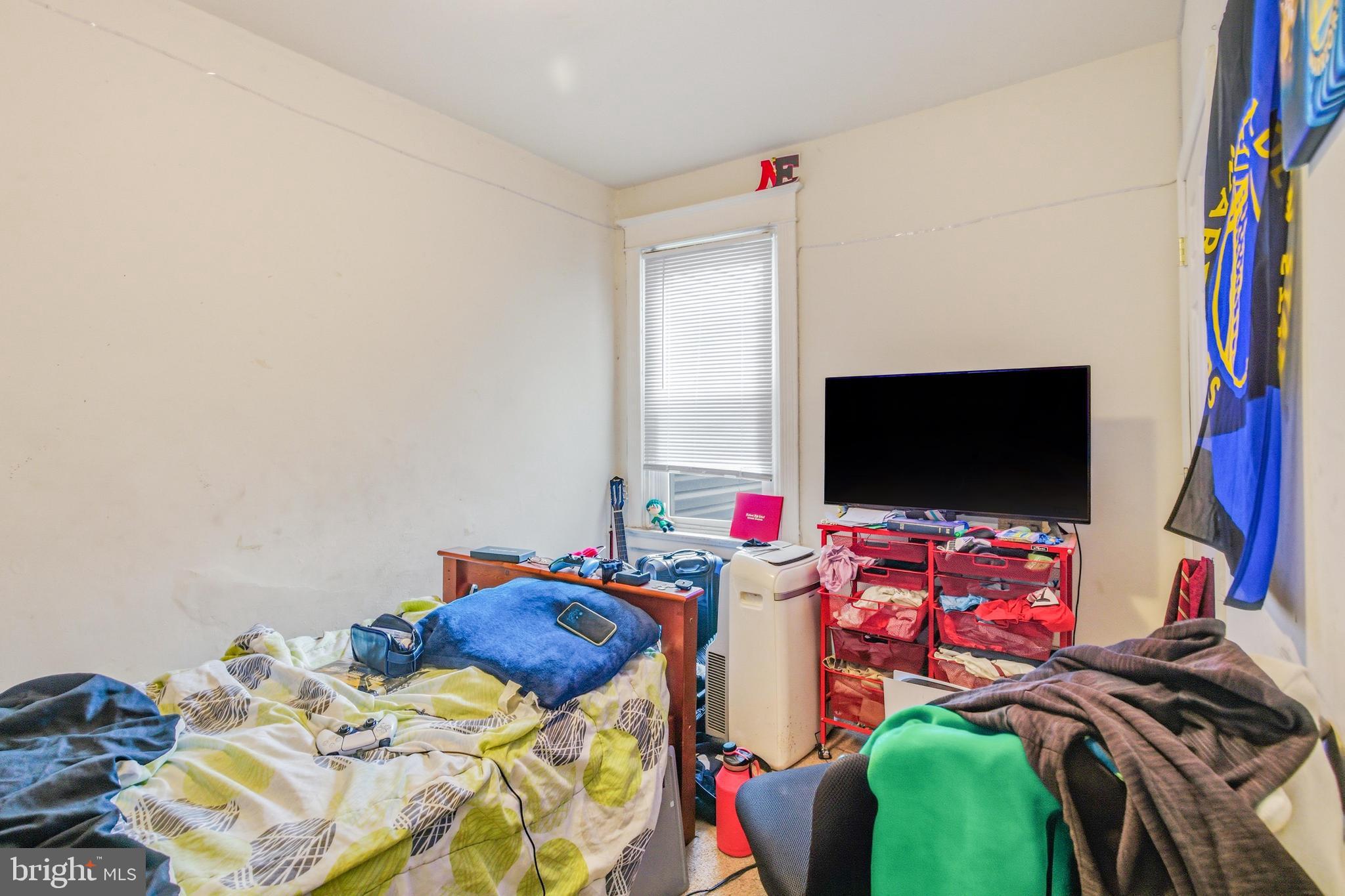 6608 LANSDOWNE AVENUE