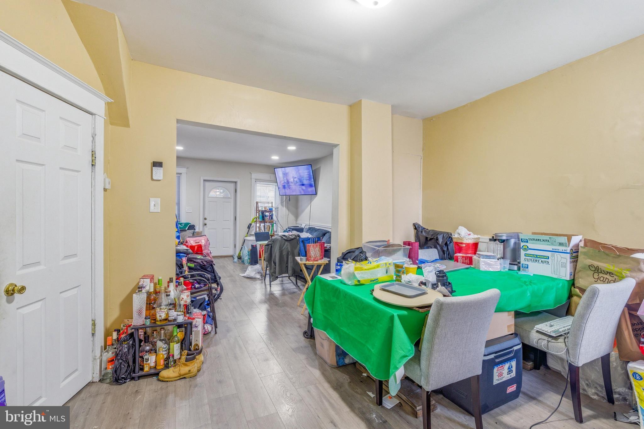 6608 LANSDOWNE AVENUE