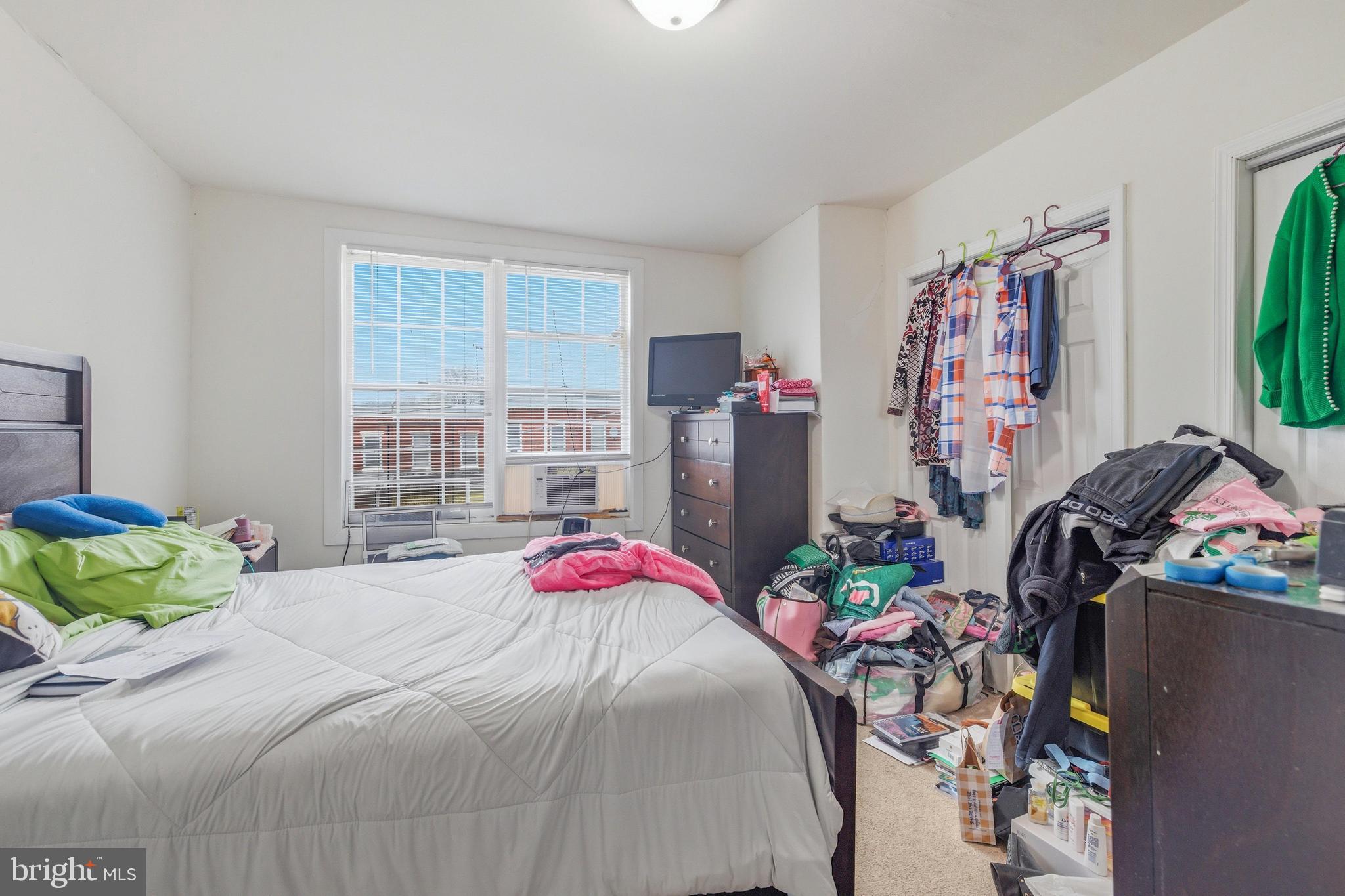 6608 LANSDOWNE AVENUE