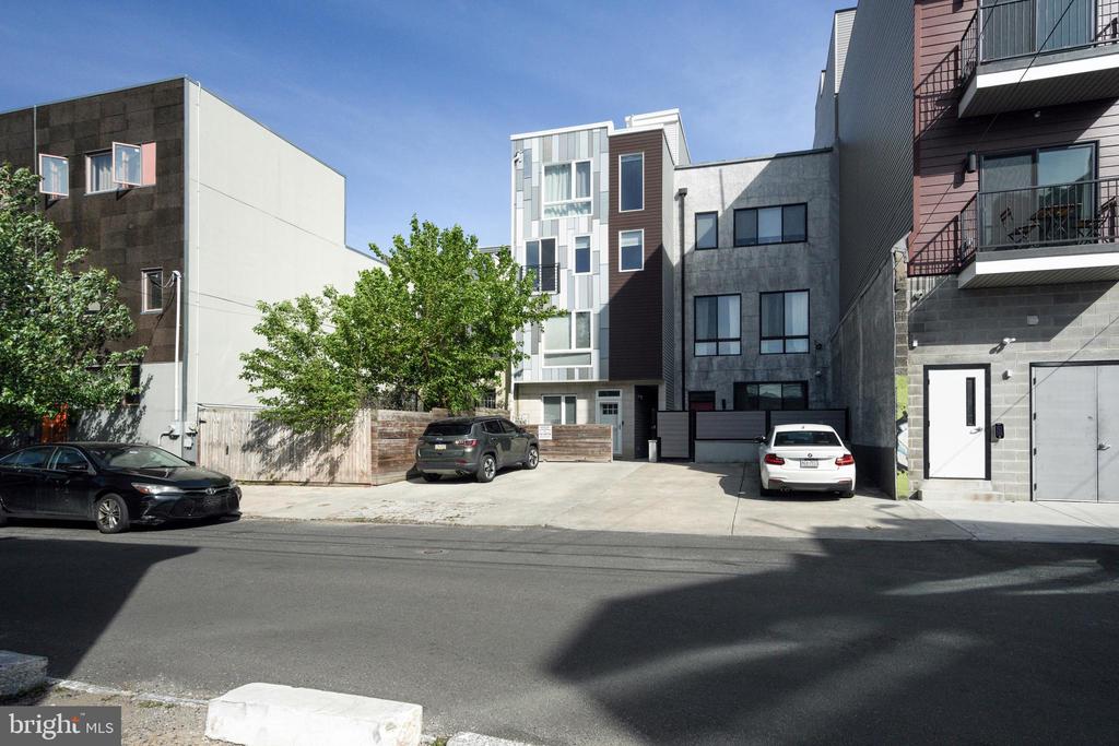 2028 FRANKFORD AVENUE COMM