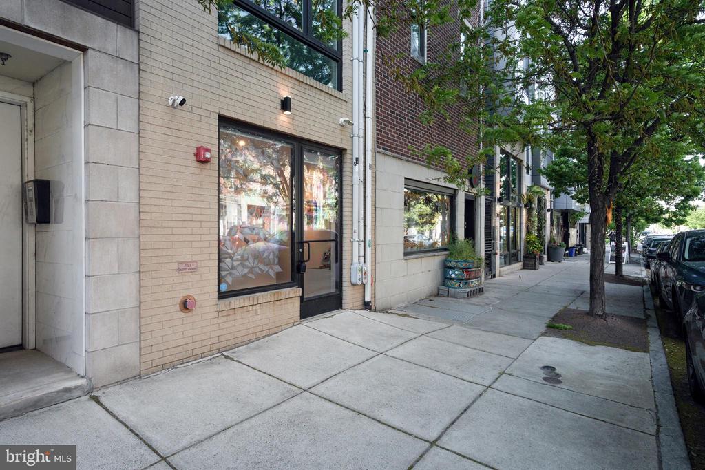2028 FRANKFORD AVENUE COMM