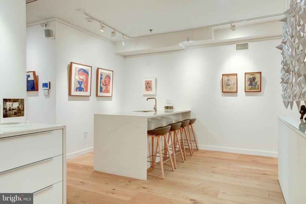 2028 FRANKFORD AVENUE COMM