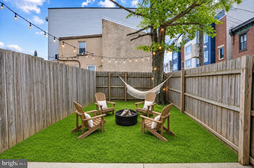 2621 ALMOND STREET