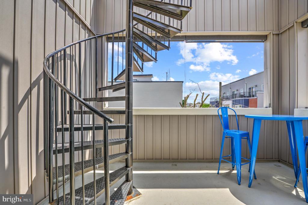 2621 ALMOND STREET