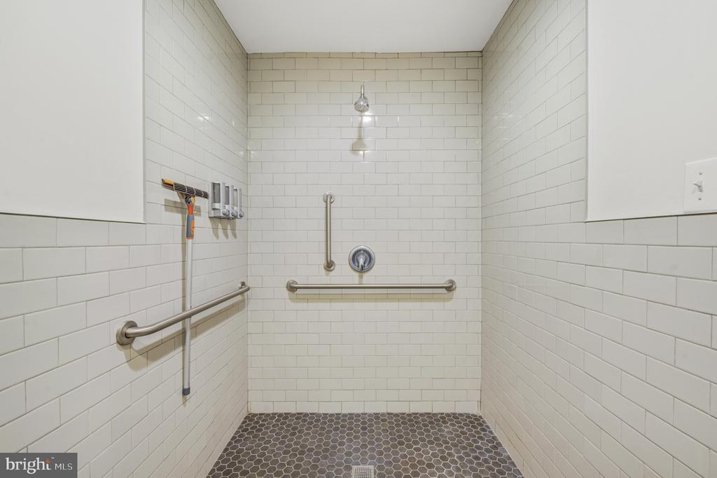 626 S 7TH STREET
