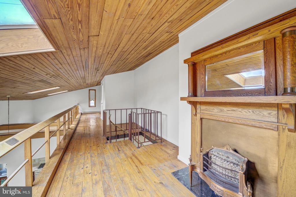 626 S 7TH STREET