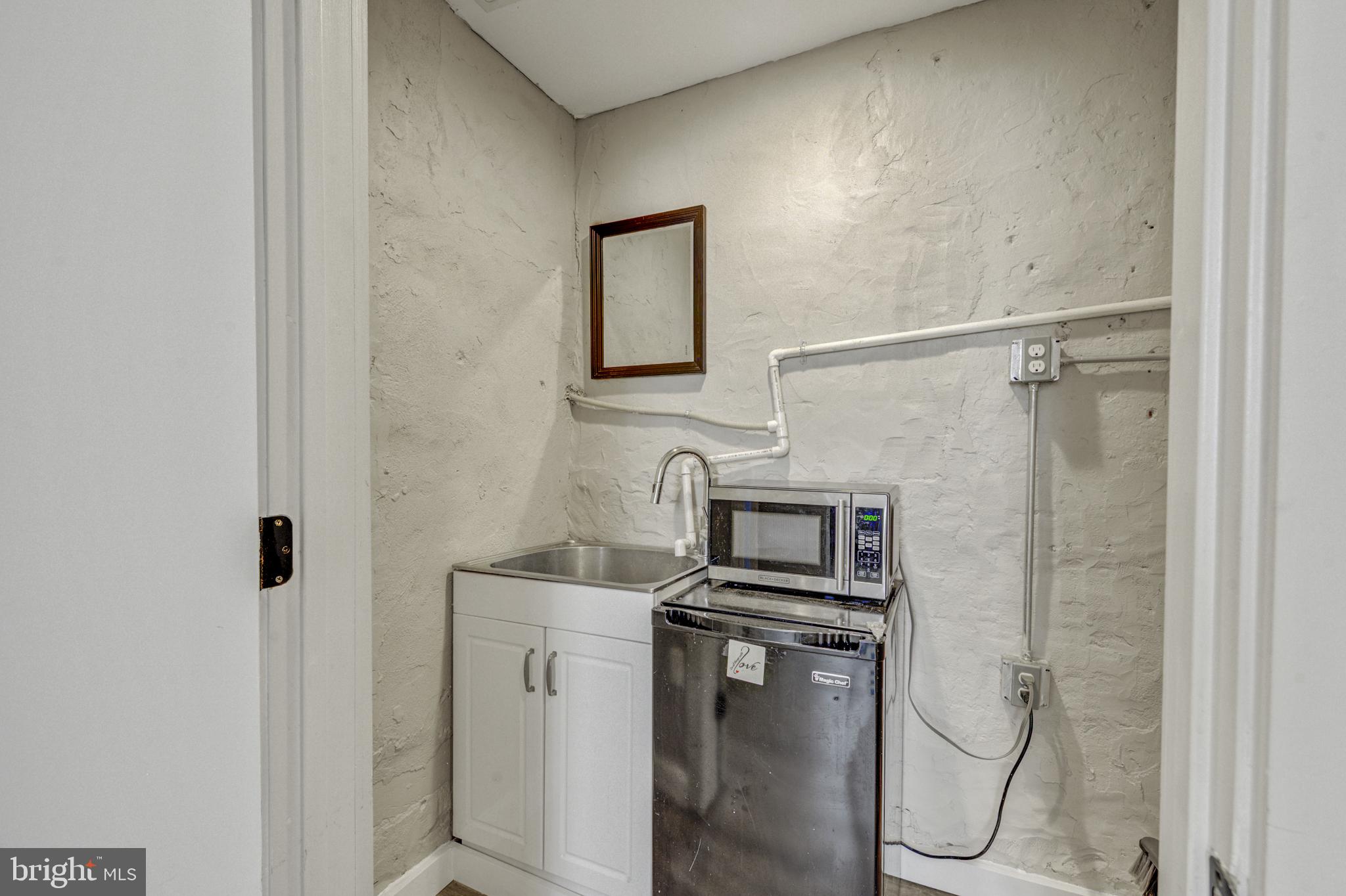 626 S 7TH STREET