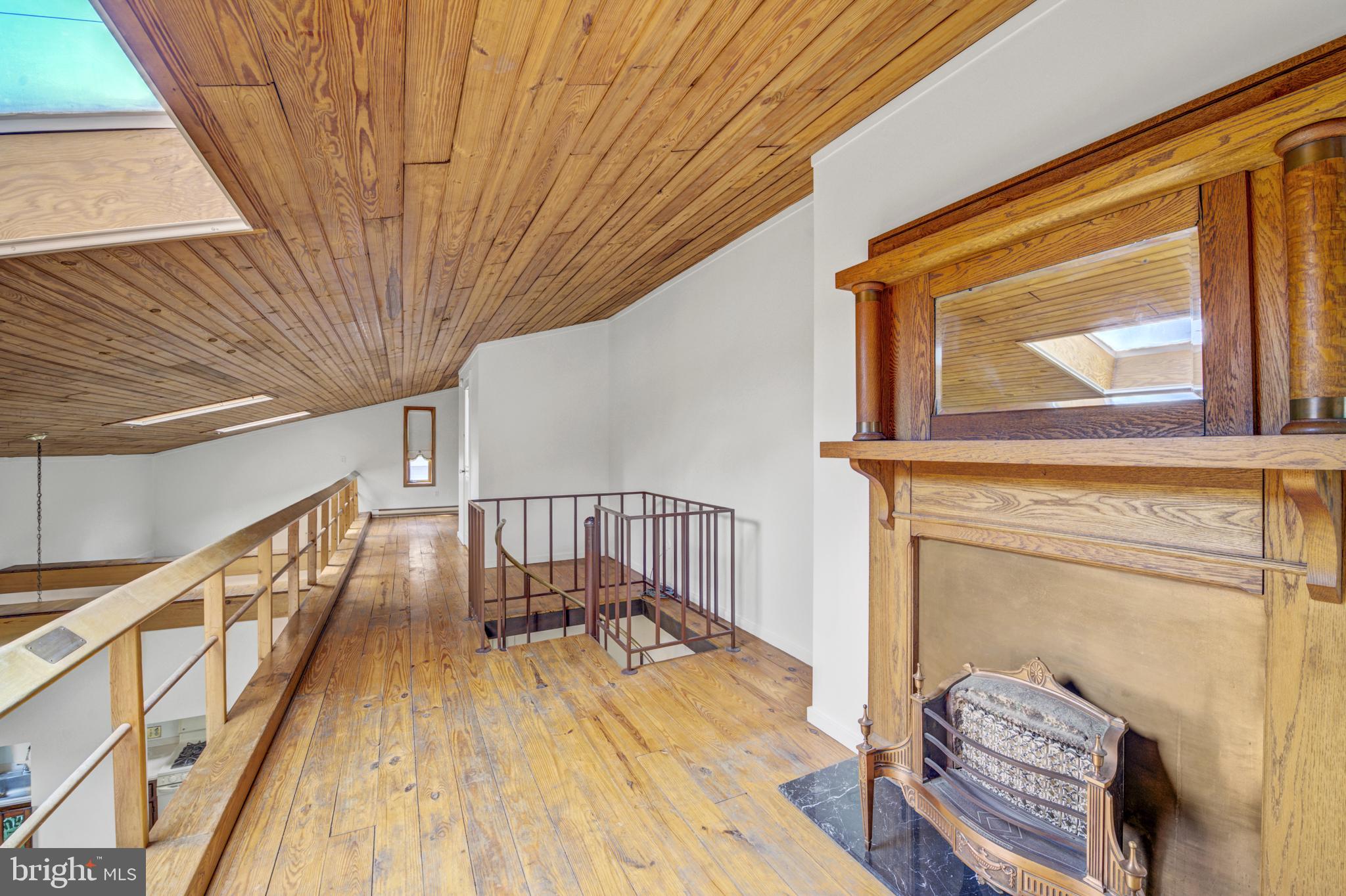 626 S 7TH STREET