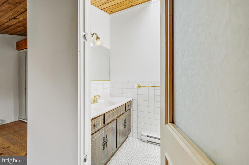 626 S 7TH STREET