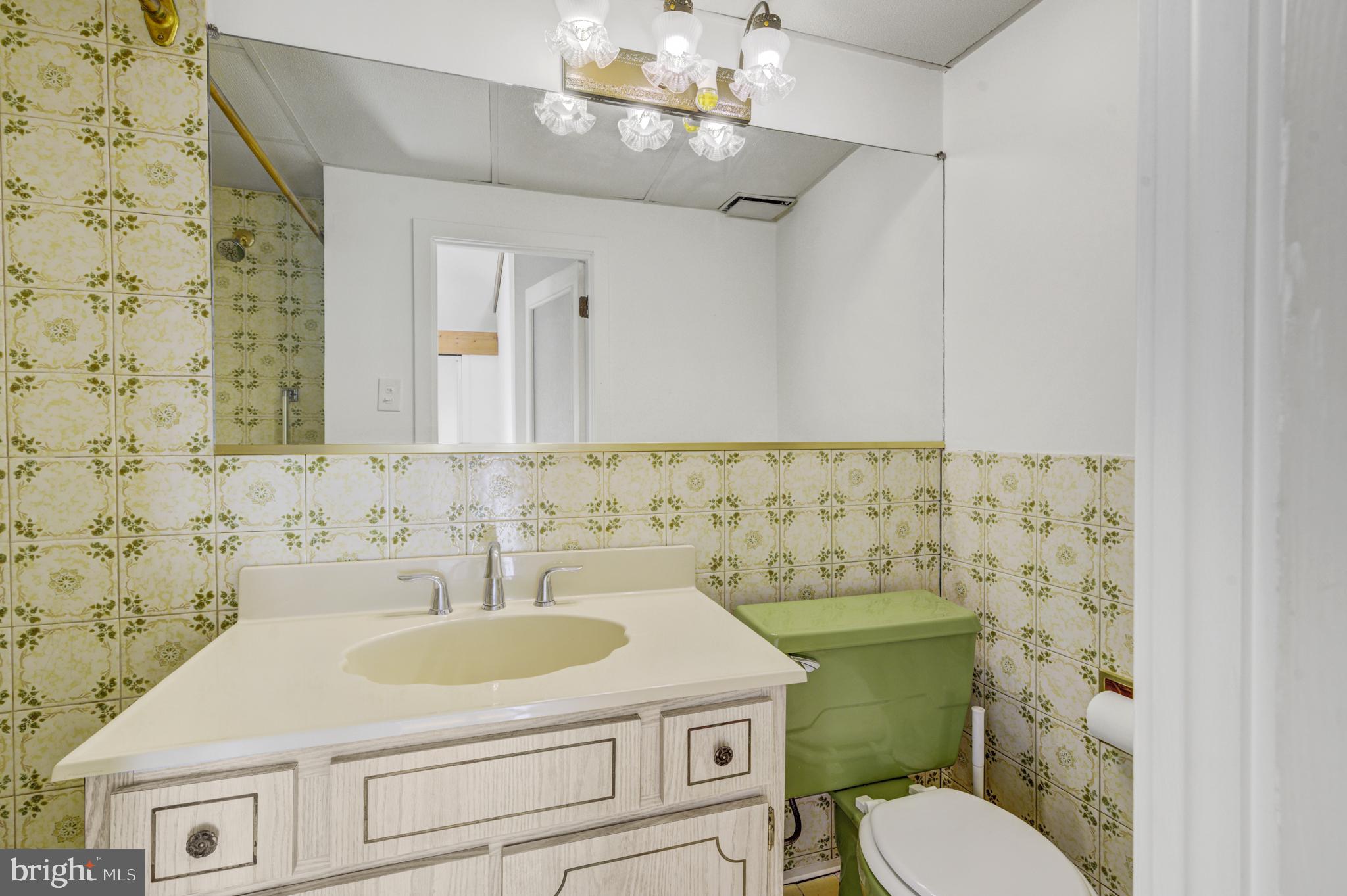 626 S 7TH STREET