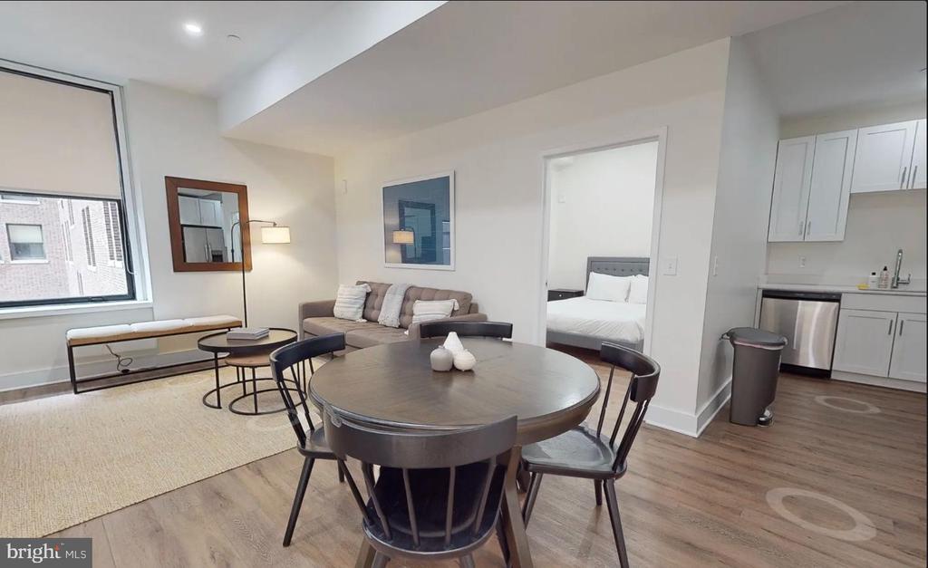 150 S INDEPENDENCE MALL W 620