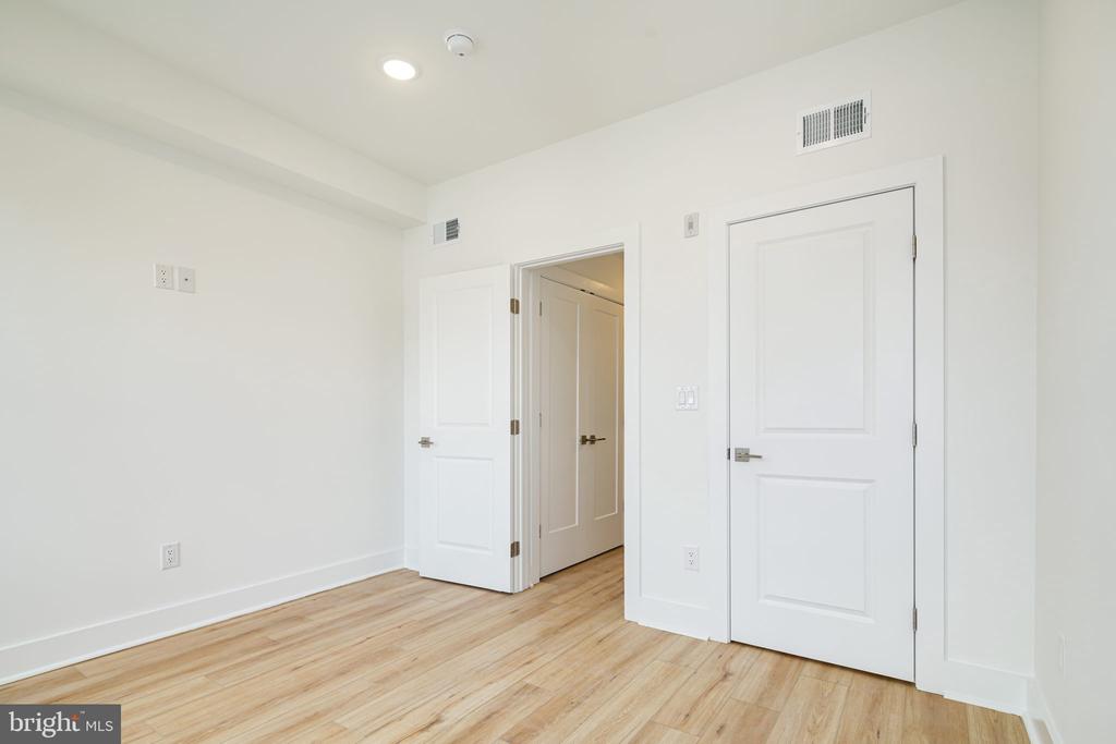 2021 N 2ND STREET Unit: 2