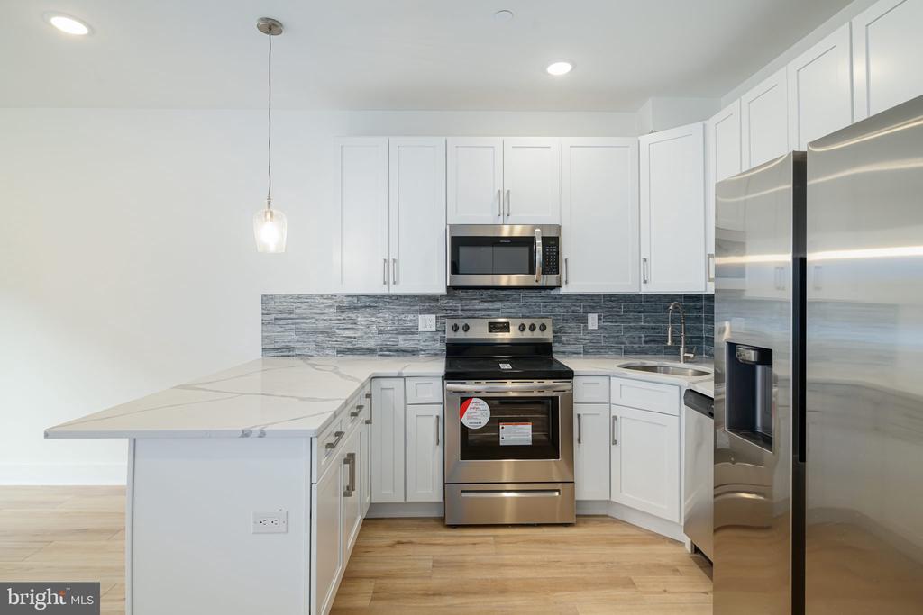 2021 N 2ND STREET Unit: 2