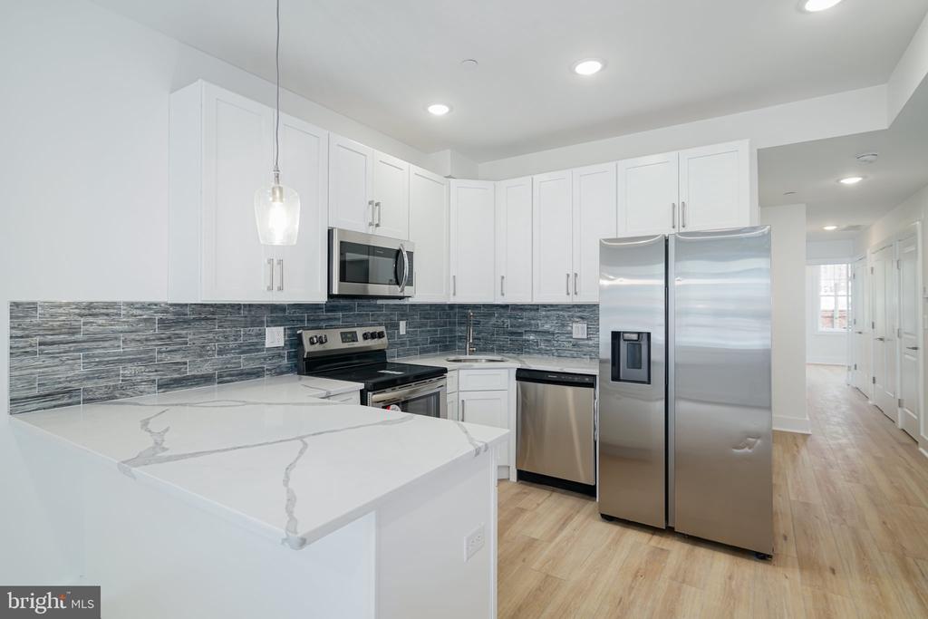 2021 N 2ND STREET Unit: 2