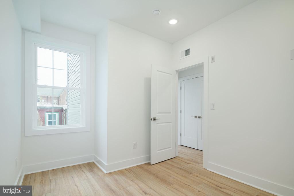 2021 N 2ND STREET Unit: 2