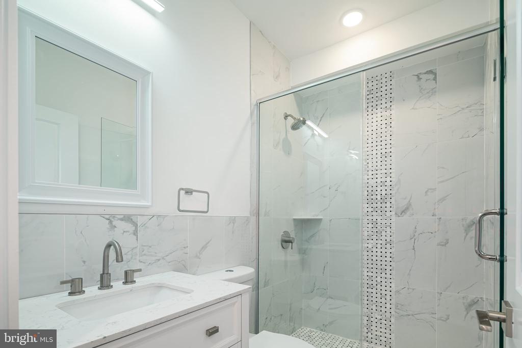 2021 N 2ND STREET Unit: 2