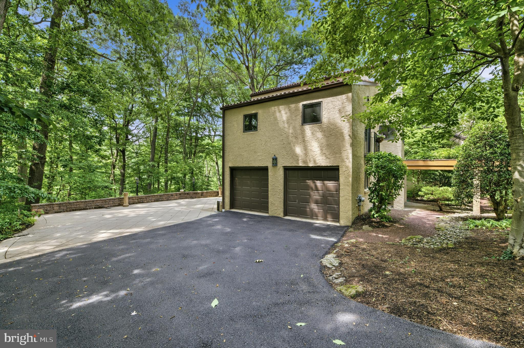733 CORNELIA PLACE