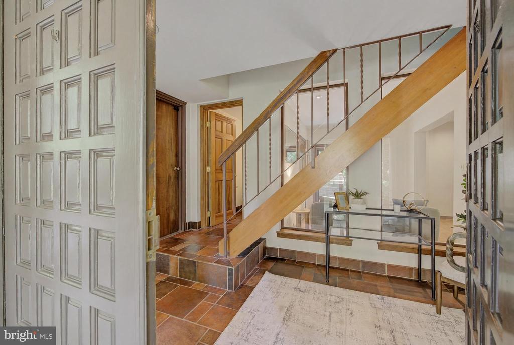 733 CORNELIA PLACE