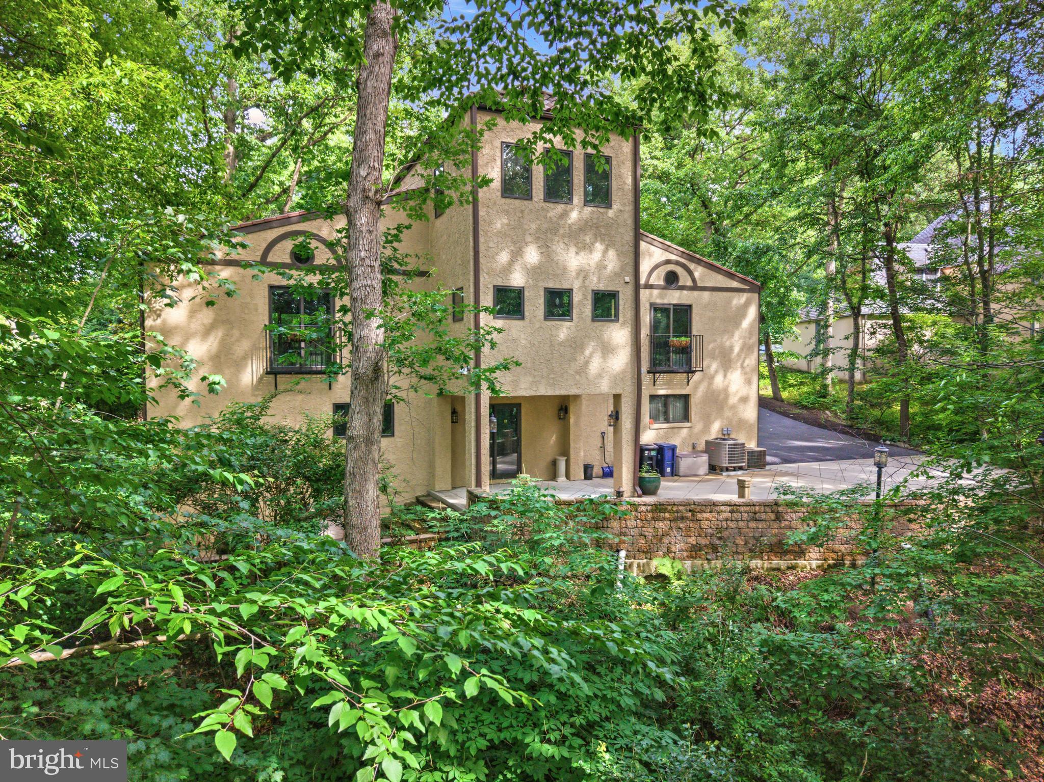 733 CORNELIA PLACE