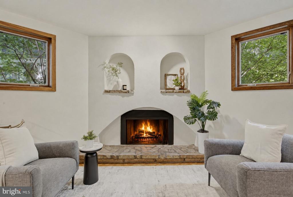 733 CORNELIA PLACE