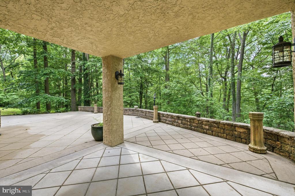 733 CORNELIA PLACE