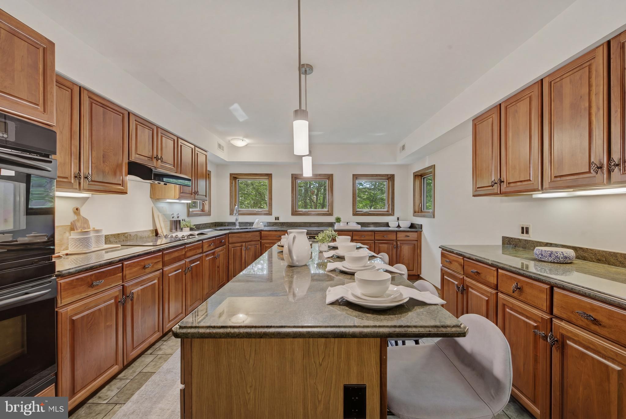 733 CORNELIA PLACE