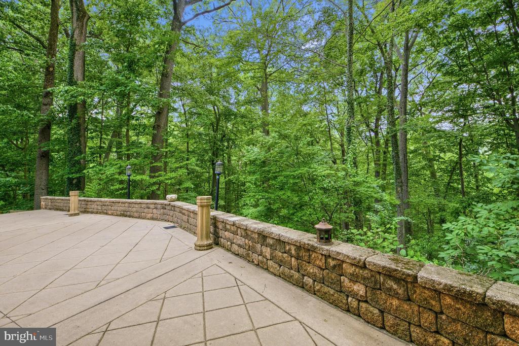 733 CORNELIA PLACE