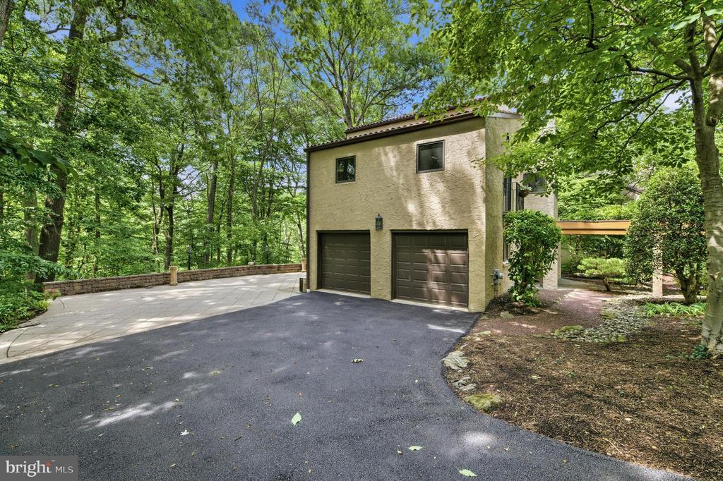 733 CORNELIA PLACE