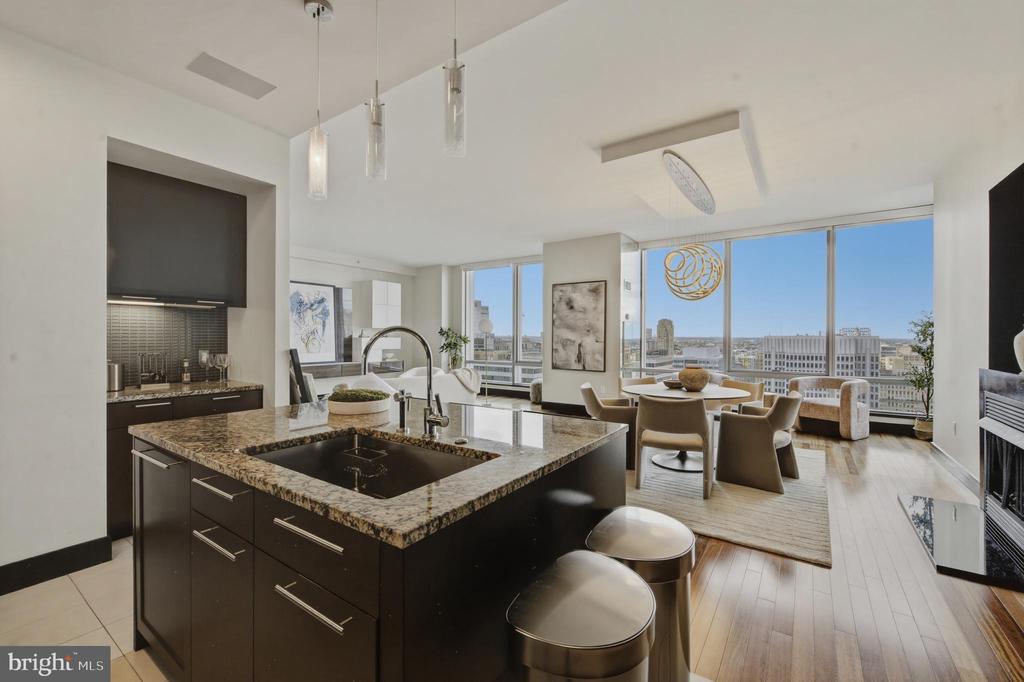 1414 S PENN SQUARE Unit: 27CDE