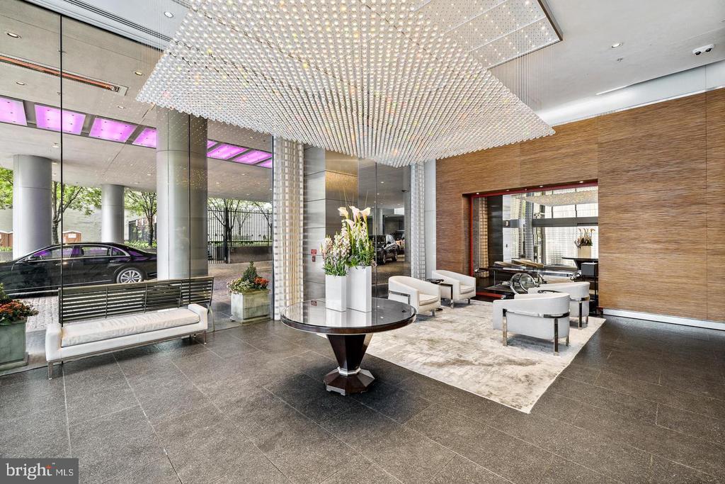1414 S PENN SQUARE Unit: 27CDE