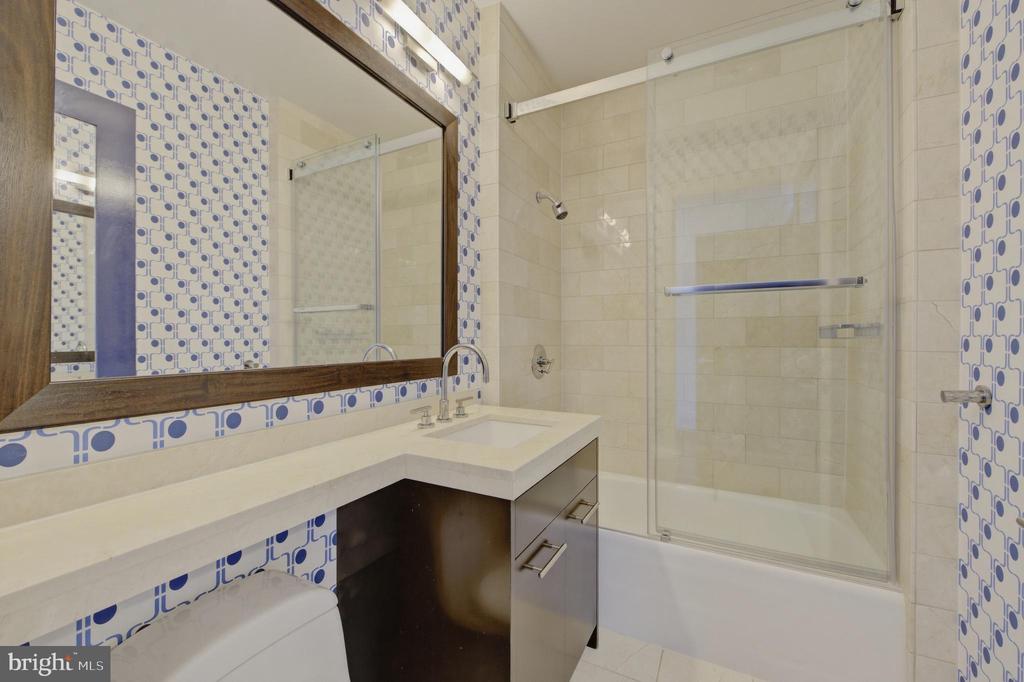 1414 S PENN SQUARE Unit: 27CDE