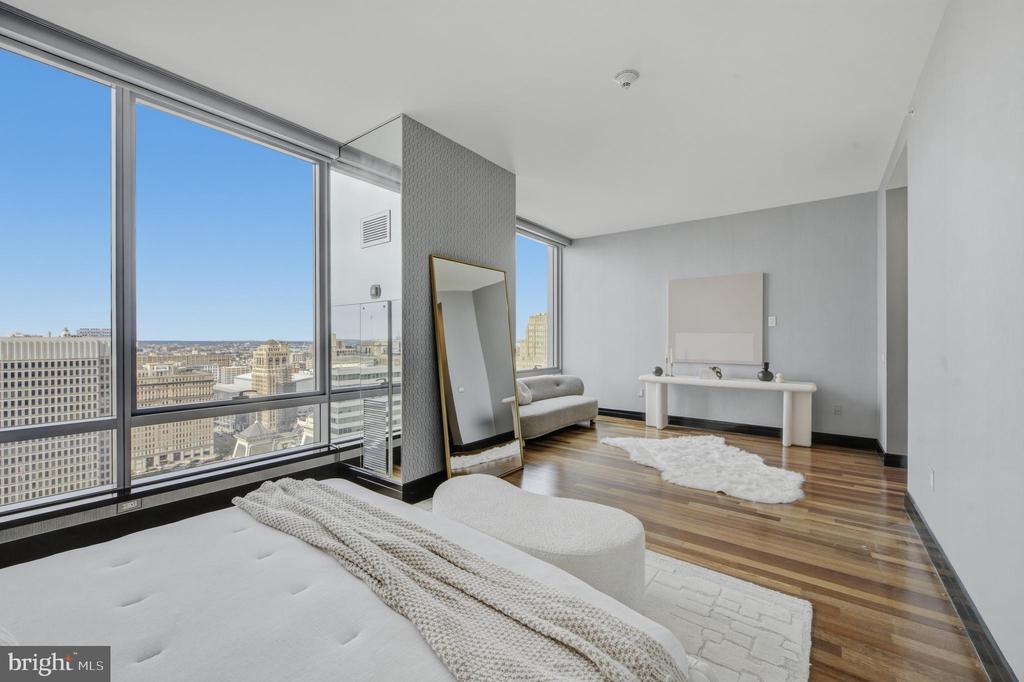 1414 S PENN SQUARE Unit: 27CDE