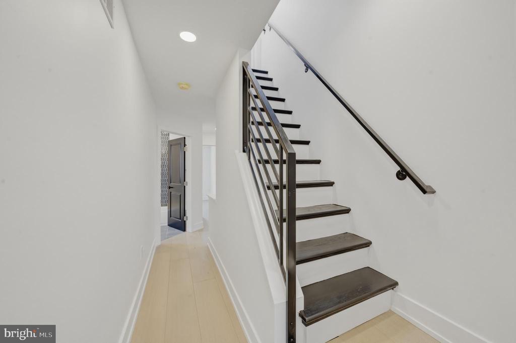 1110 PIERCE STREET