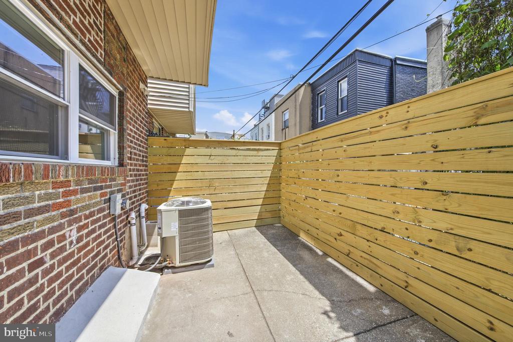 1110 PIERCE STREET