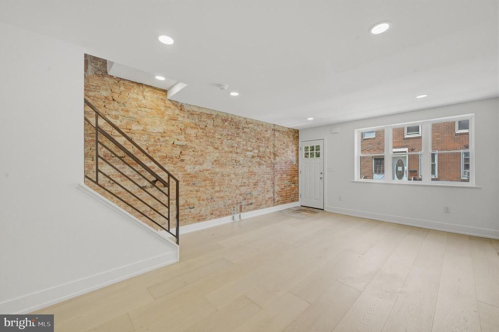 1110 PIERCE STREET
