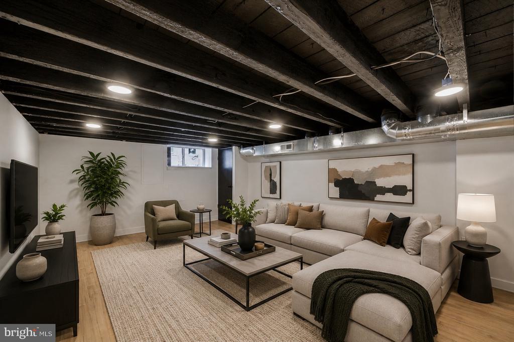 1110 PIERCE STREET