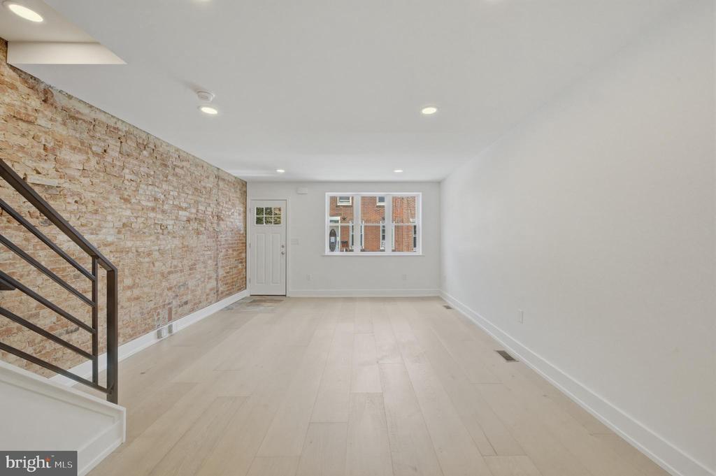 1110 PIERCE STREET