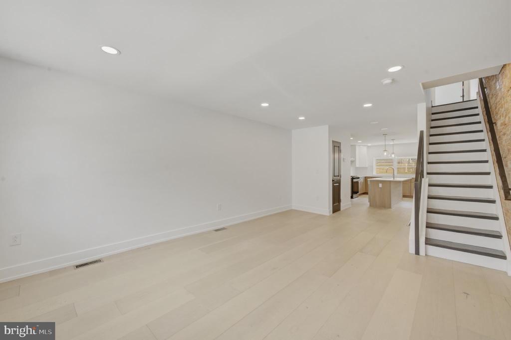 1110 PIERCE STREET