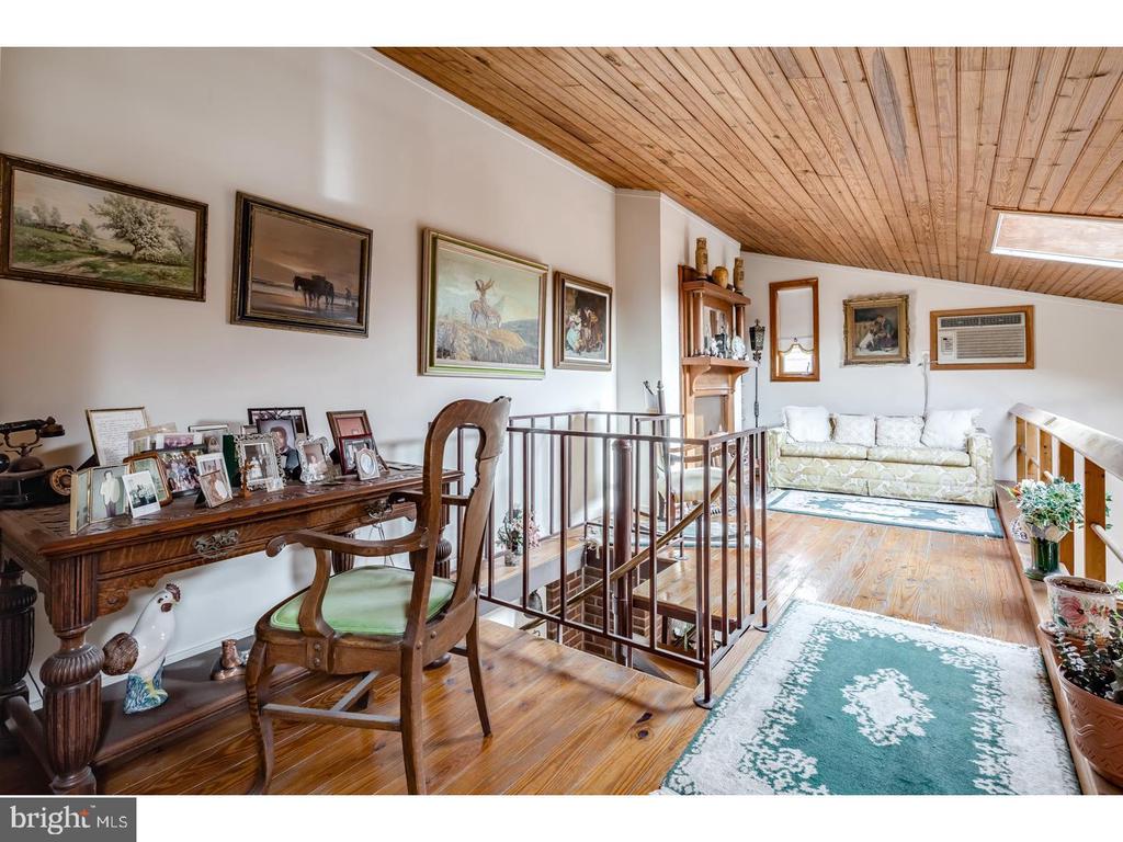 626 S 7TH STREET